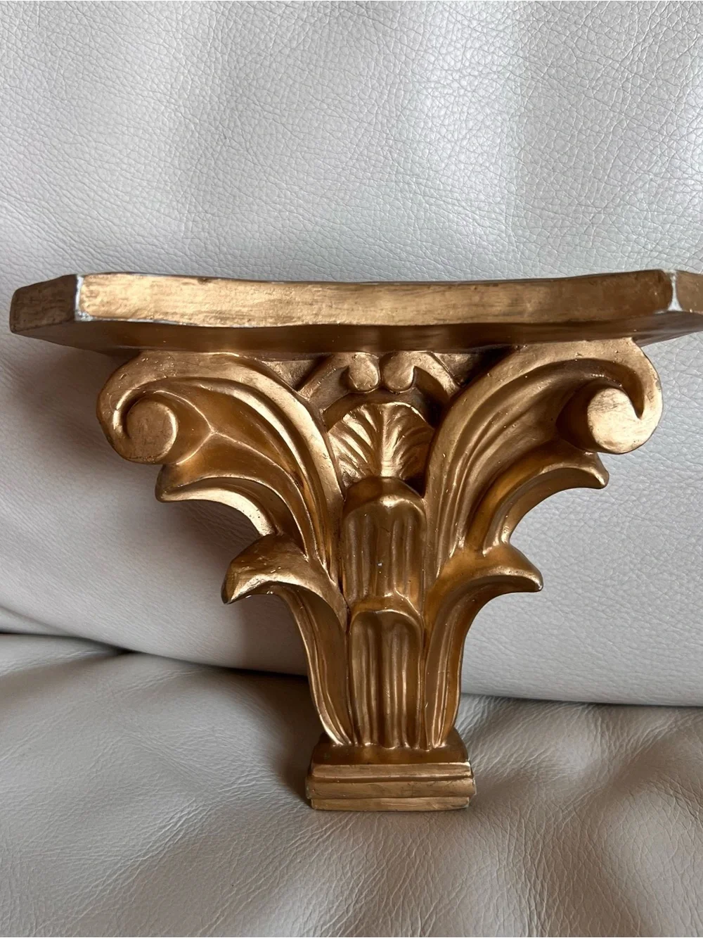 Vintage Italian Florentine Gold Wall Corbel Shelf Carved Fountain of Leaves